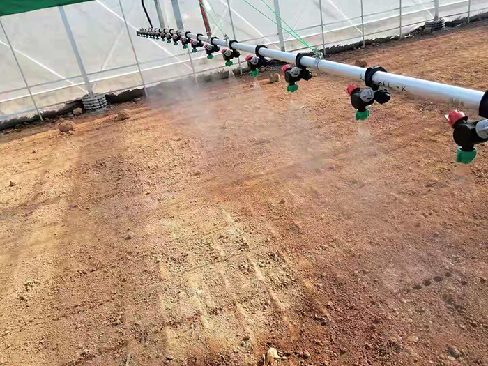 溫室自動噴灌機(jī)